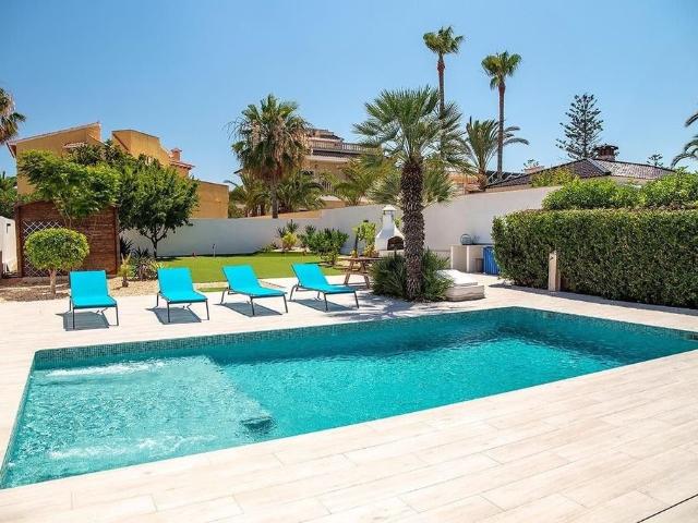 Chalet en venta en Urbanización La Zenia II, el Baix Segura / La Vega Baja