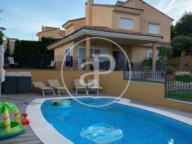 Villa en venta en Sagunto, Los Monasterios