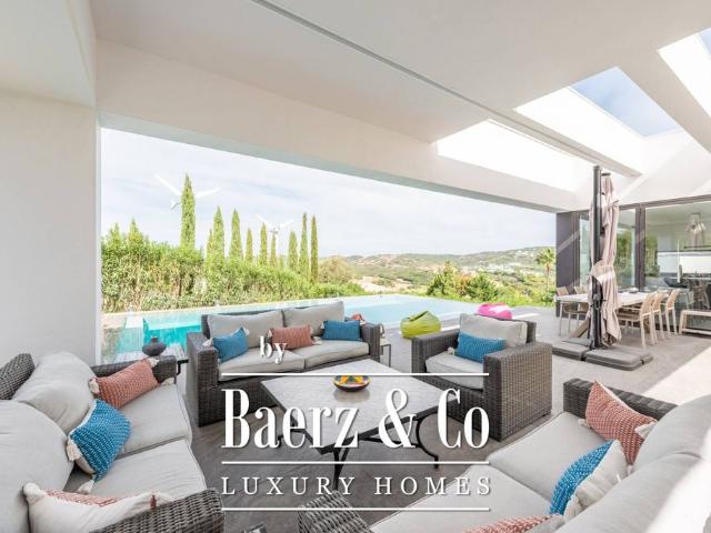 Villa en venta en San Roque, El Encinar