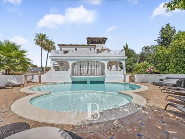 Casa en venta en Alcazaba Beach, Costa del Sol Occidental