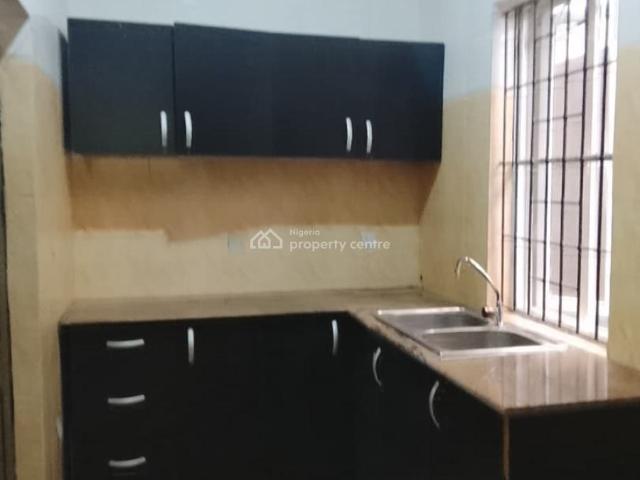 Flat for rent in Eti Osa, Lagos