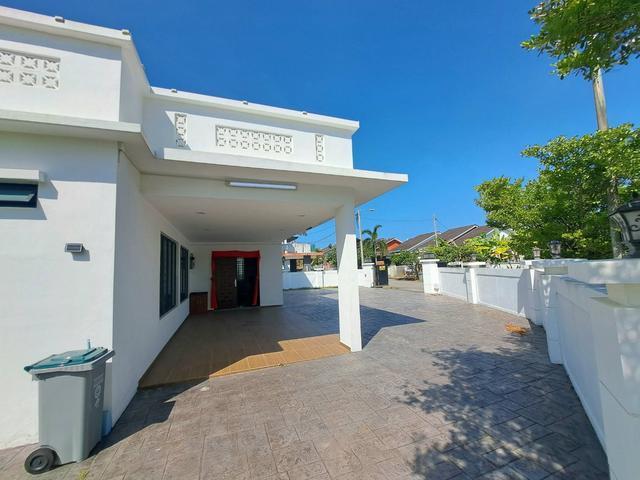 Bungalow for sale in Cheng, Malaka