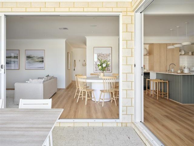 Cottage for sale in Alkimos, Western Australia