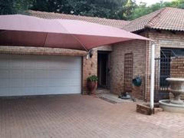 Townhouse for sale in Dr Kenneth Kaunda, North West