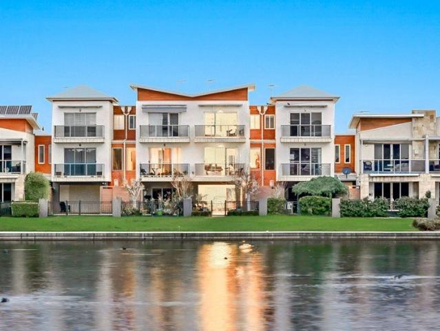 Townhouse for sale in Camerons Creek, Victoria