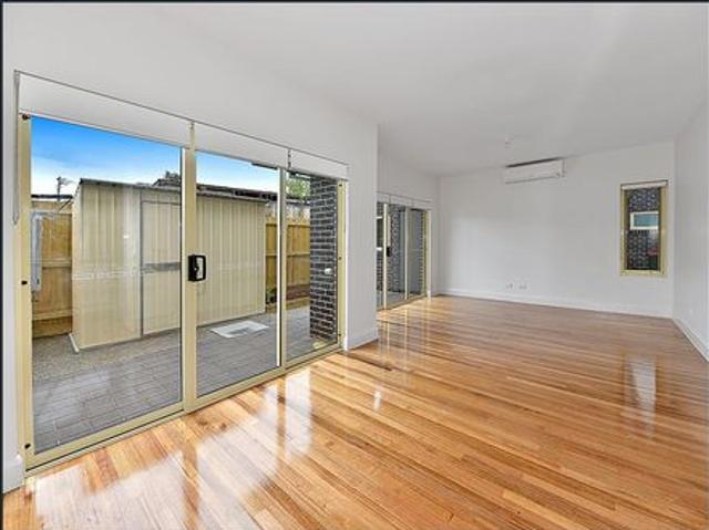 Townhouse for rent in Keilor East, Melbourne