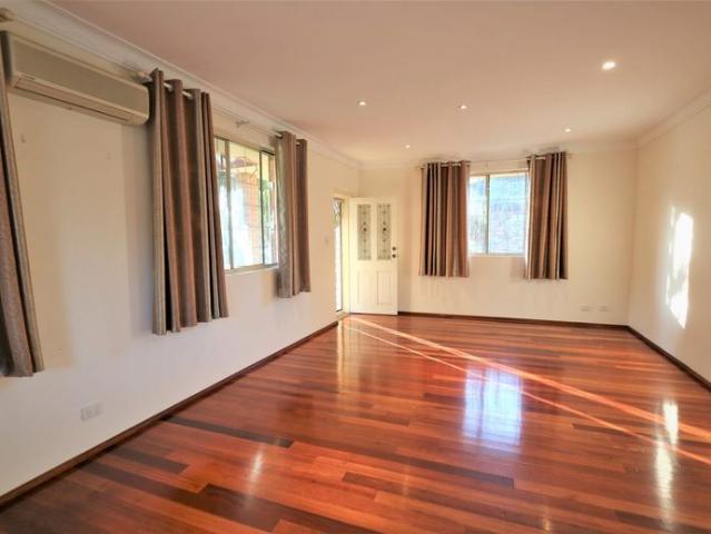Townhouse for rent in Sydney, New South Wales