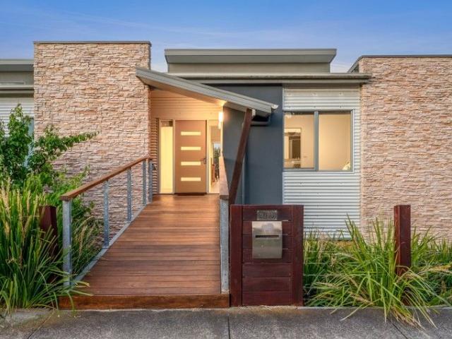 Townhouse for sale in Ocean Grove, Victoria