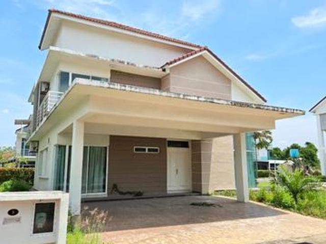 Bungalow for sale in Wellesley, Penang