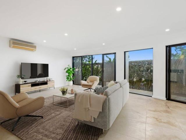 Townhouse for rent in Teneriffe, Greater Brisbane