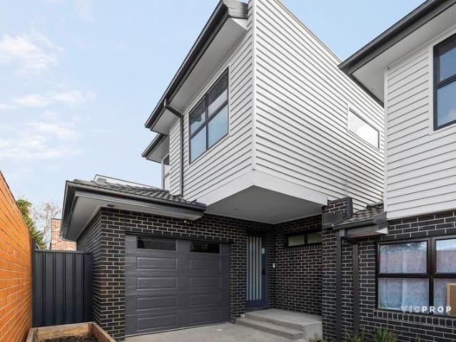 Townhouse for sale in Camerons Creek, Victoria