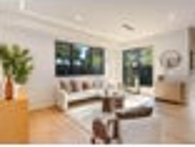 Townhouse for sale in Meadowbank, Ōrākei