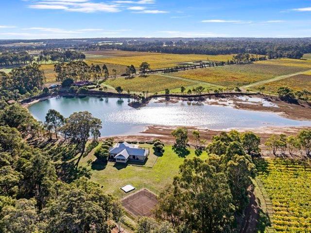 Cottage for sale in Cowaramup, Western Australia