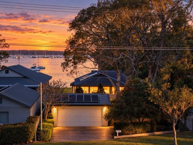 House for sale in Windermere Park, Brightwaters