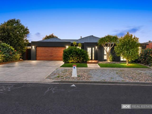 House for sale in Westleigh Gardens, Melbourne