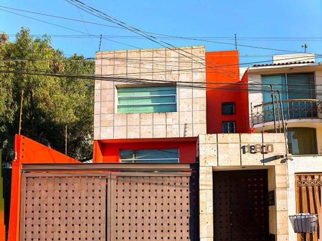 Casa en venta en Tlalnepantla De Baz, Estado de México