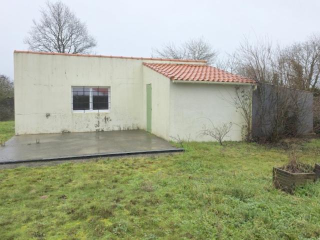 Garage vente à Saint-Nazaire, Chéméré