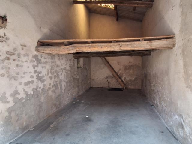 Garage vente à Saint-Varent, Deux-Sèvres