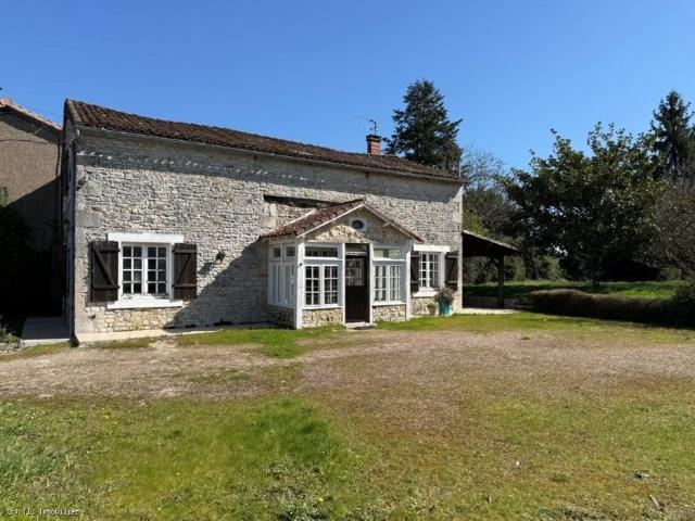 Maison vente à Montmorillon, Civray