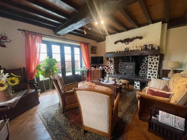 Maison vente à Oloron-Sainte-Marie, Eysus