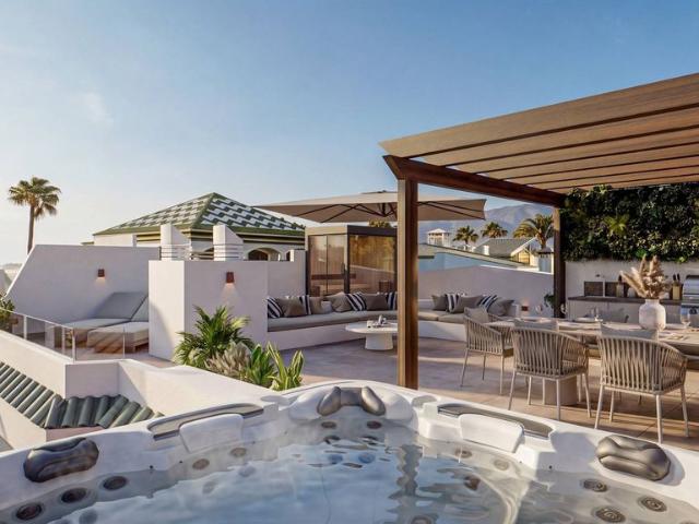 Ático en venta en Barriada Islas Canarias, Costa del Sol Occidental
