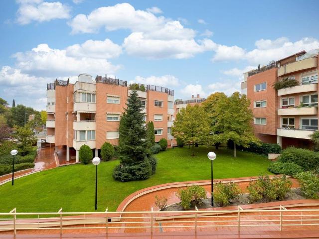 Ático en alquiler en Pozuelo De Alarcón, Pozuelo Estación