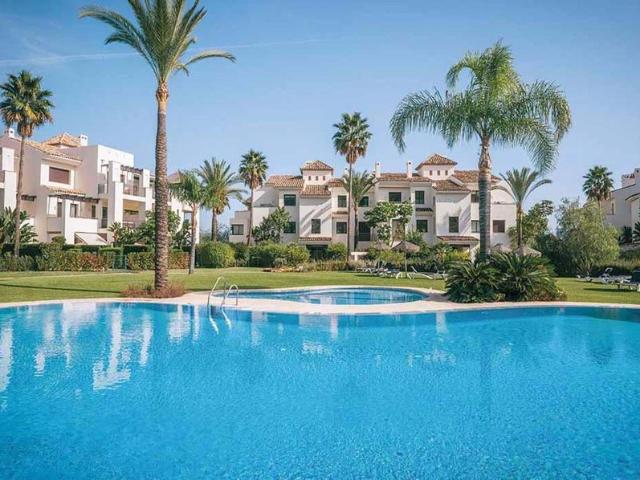 Ático en alquiler en La Alquería-El Paraíso, Costa del Sol Occidental