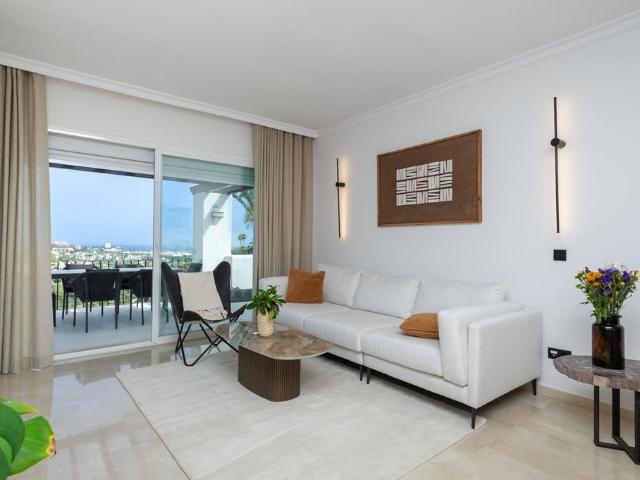 Ático en venta en Nueva Andalucía, Costa del Sol Occidental