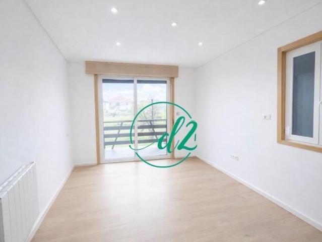 Casa en venta en A Carballeira, Ourense