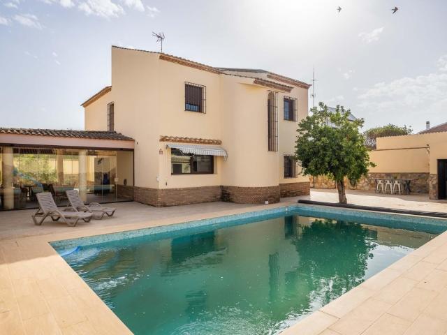 Chalet en venta en Distrito de Quinto, Dos Hermanas