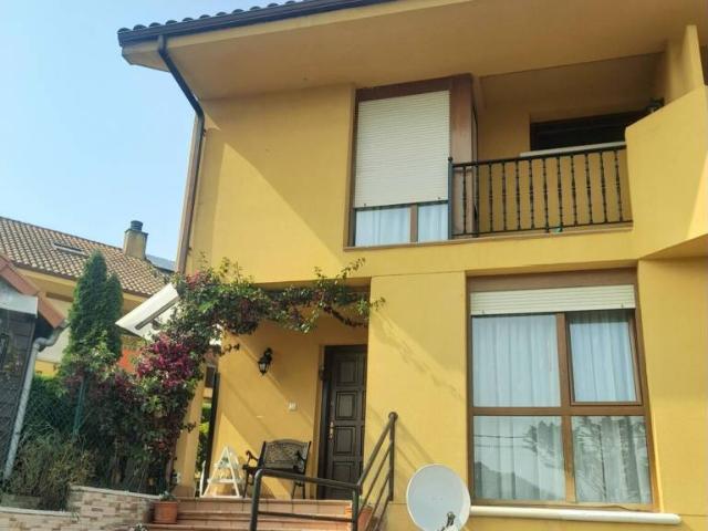Chalet en venta en Sobarzo, Penagos
