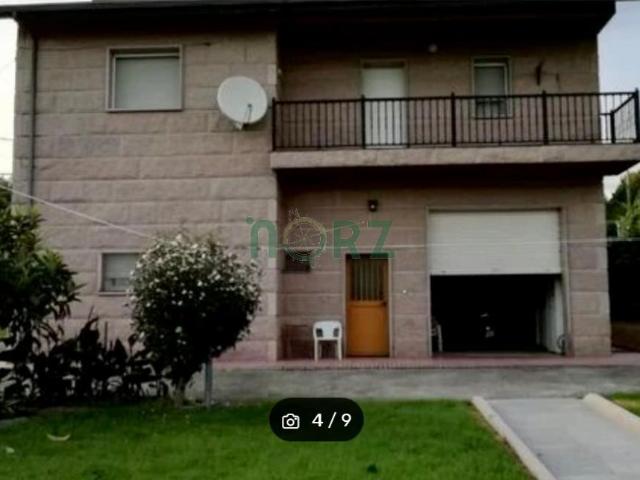 Chalet en venta en Val do Regueiro, Ourense