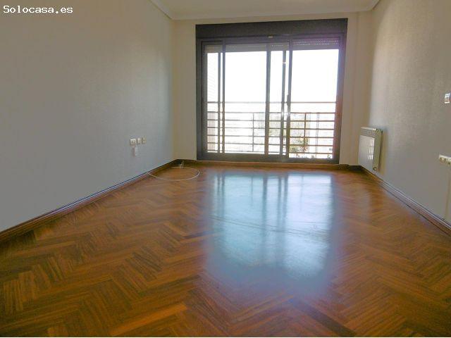 Piso en alquiler en Huerta del Rey, Valladolid