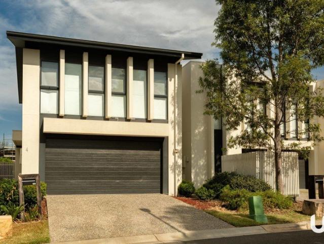Townhouse for rent in Sydney, New South Wales