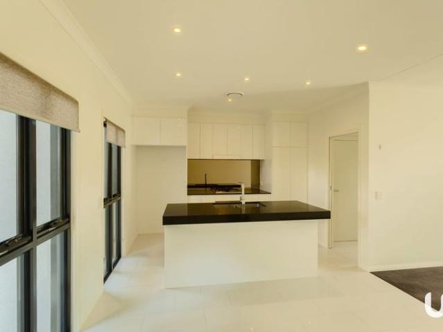 Townhouse for rent in Sydney, New South Wales