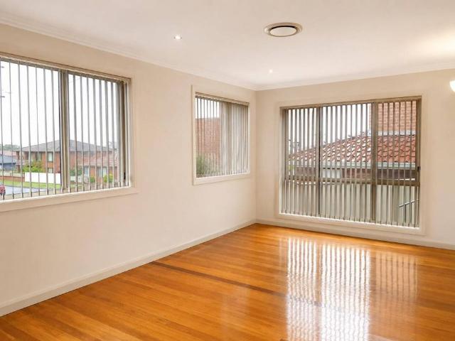 Townhouse for rent in Wollongong West, New South Wales