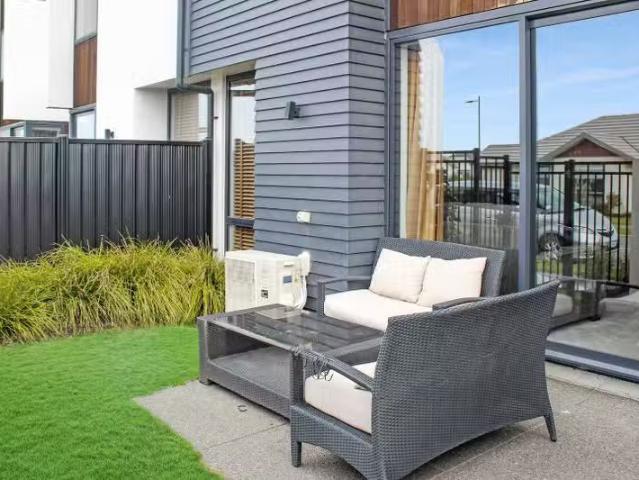 House for rent in Chaslands, Canterbury