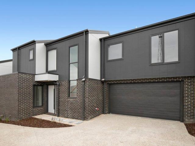 Townhouse for rent in Newtown, Geelong