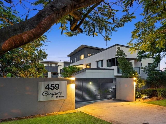 Townhouse for sale in Toombul, Queensland