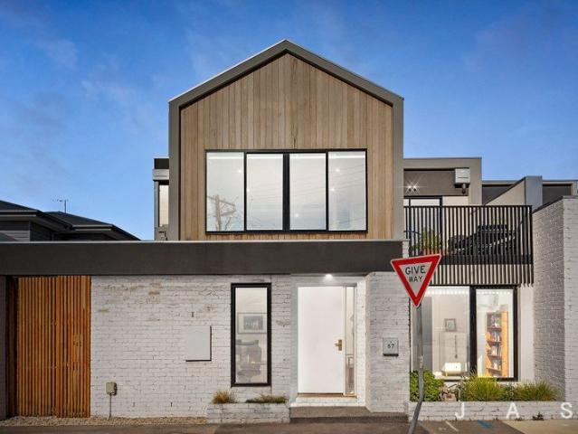 Townhouse for sale in Camerons Creek, Victoria