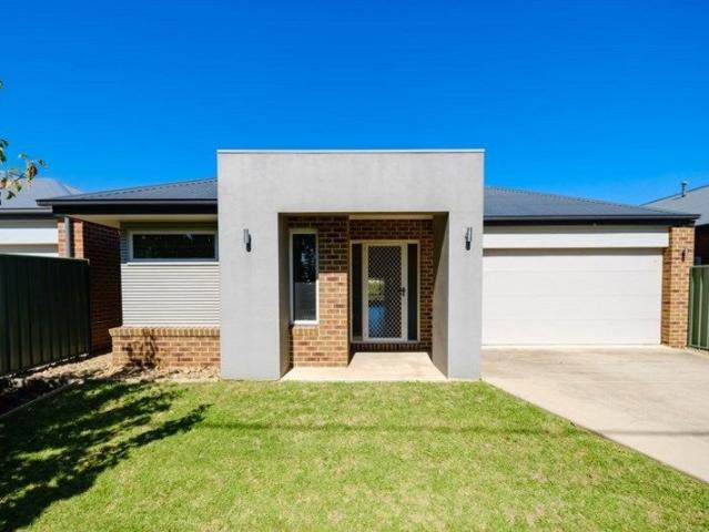 Townhouse for rent in Albury, New South Wales