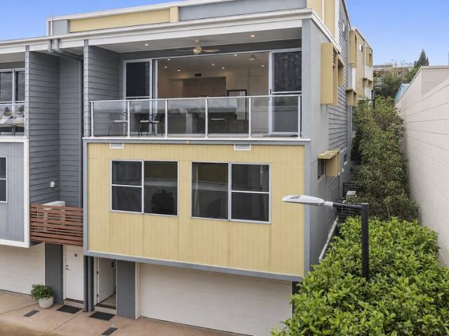Townhouse for sale in Fernbrook, Queensland