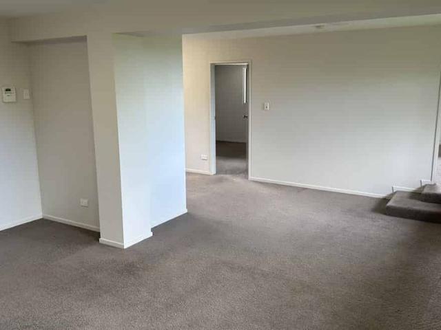 House for rent in Oratia