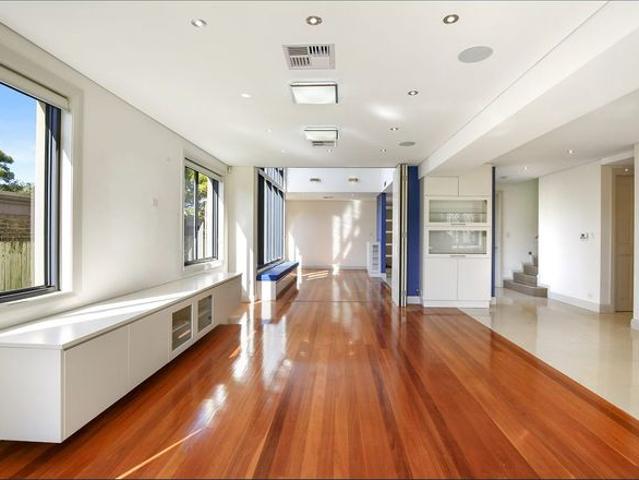 House for rent in Lower North Shore, Sydney