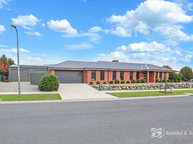 House for sale in Tangambalanga, Victoria