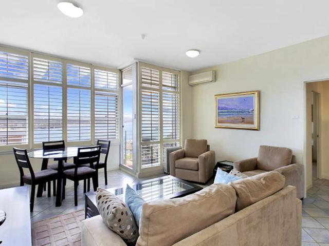 Apartment for rent in Lower North Shore, Sydney