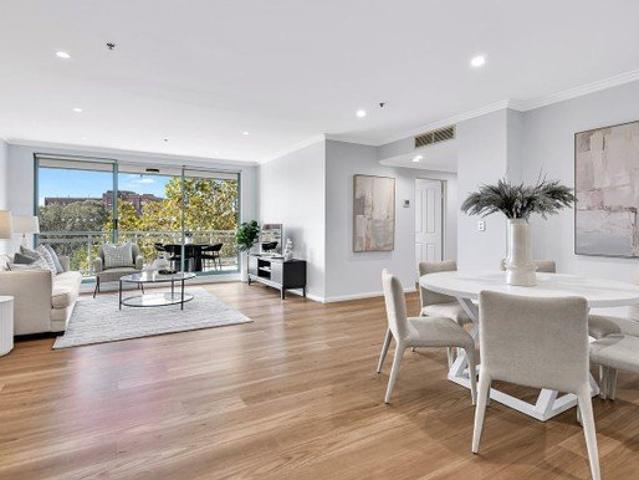 Apartment for rent in Lower North Shore, Sydney