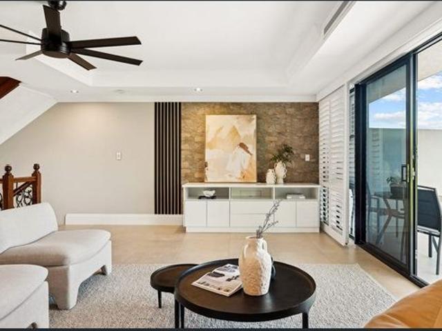 Townhouse for rent in Toombul, Queensland
