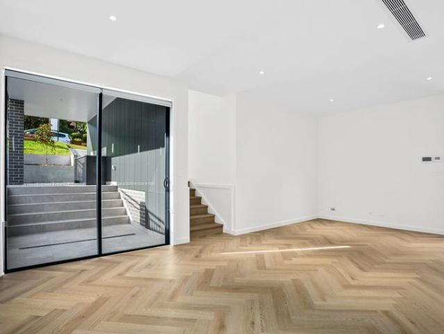 House for rent in Wollongong West, New South Wales