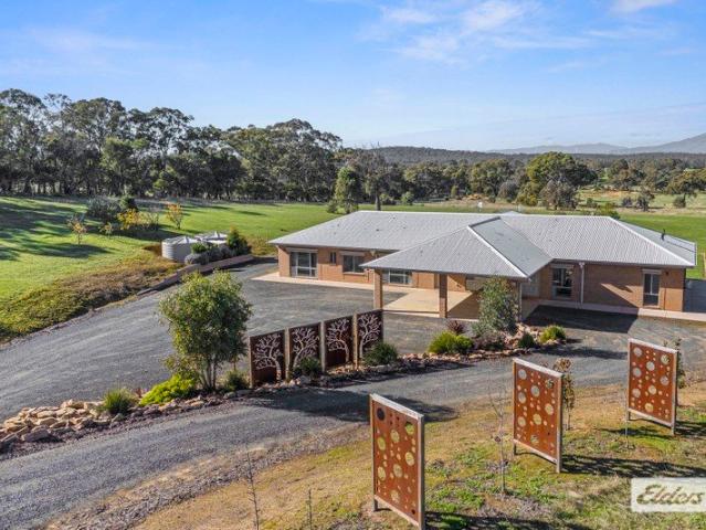 Cottage for sale in Ararat, Victoria